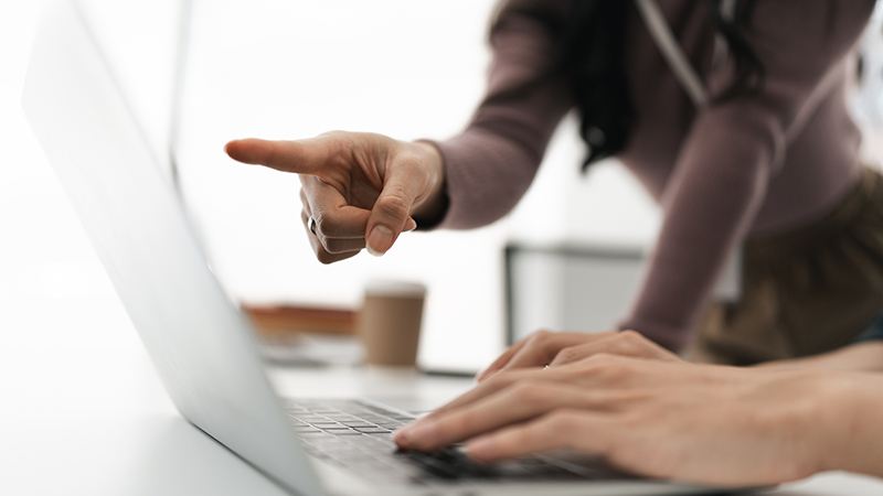 Firmenwebseite optimieren? Fangen Sie „above the fold“ an!